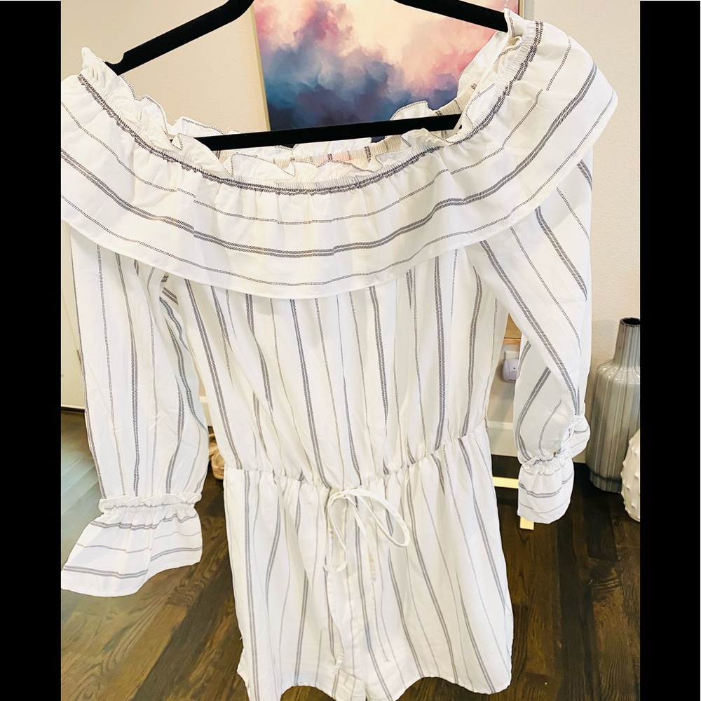 Cute long sleeved white romper with stripes